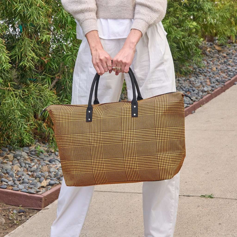 Lulu Dharma Weekender Tote Overnight Bag-NWT - Picture 2 of 5